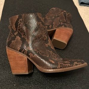 Steve Madden - Madden Girl Brown Snake Skin Booties in Perfect Condition